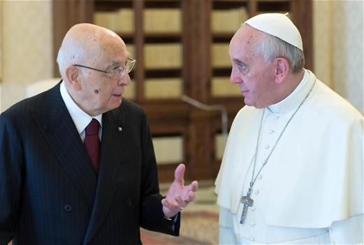 Napolitano fa visita al Papa per il suo congedo. Clima di cordialità