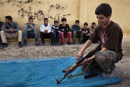 “Human Rights Watch” denuncia che l’Isis tortura ragazzini