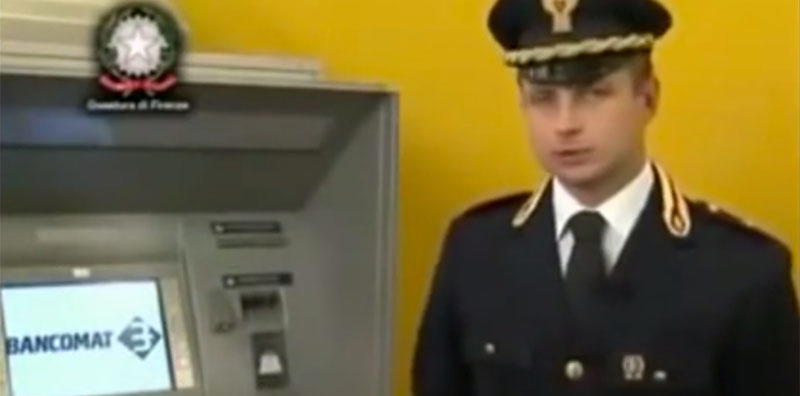 Clonazione di carte di credito e bancomat: la Polizia spiega come difendersi