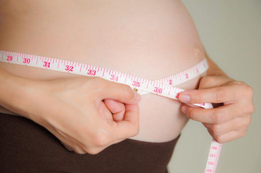 L’obesità si combatte fin dentro la pancia della mamma