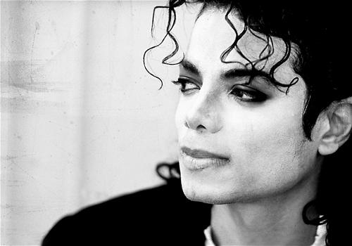 Michael Jackson fece ricorso al bisturi per non somigliare al padre