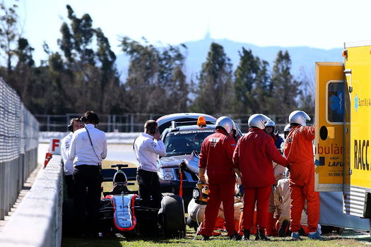 Formula Uno: Alonso sbatte durante i test