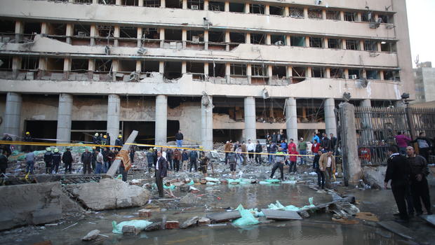 Il Cairo: cinque bombe esplodono in città. Una vittima