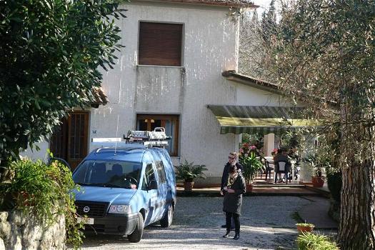 Versilia, 50enne uccide madre e si suicida, forse per casa venduta all’asta