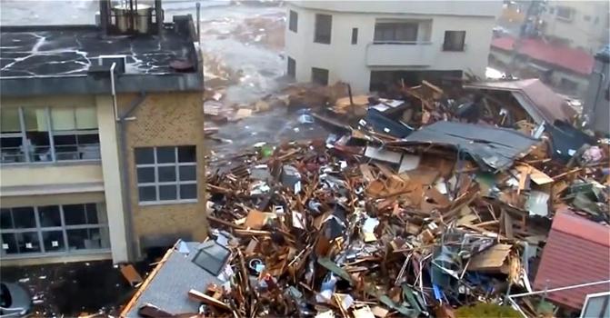 Il terribile video dello tsunami che devastò il Giappone nel 2011