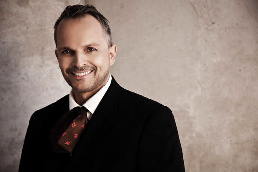 Miguel Bosé: in uscita il suo nuovo album “Amo”