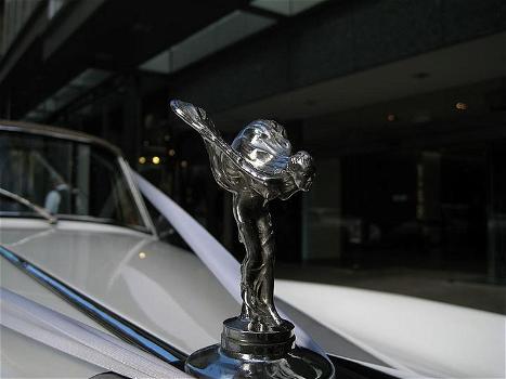 Anche la Rolls Royce avrà il suo SUV super lusso