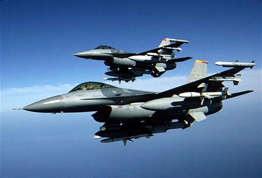 Egitto, raid aerei contro basi Isis in Libia: 5 morti