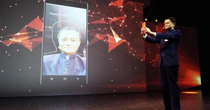 Alibaba presenta “Smile to pay”, acquistare sarà come fare un selfie