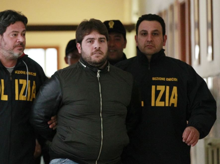 Napoli, 54 arresti: polizia esegue blitz contro il clan di Forcella