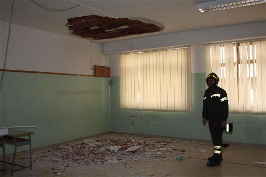 Palermo: crollo di calcinacci in una scuola. Ferita una bambina di 6 anni