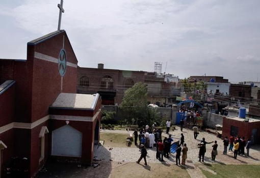 Pakistan: 14 morti in attacchi a due chiese cristiane