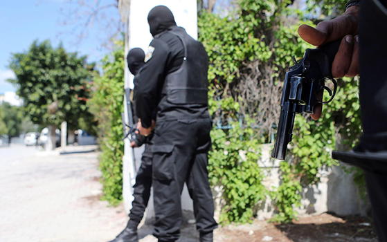 Tunisi: l’Isis rivendica l’attentato. “Solo la prima goccia di sangue”