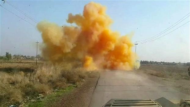 Isis, gli jihadisti usano bombe al cloro: è guerra chimica