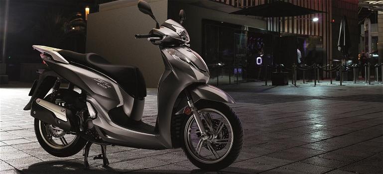 Il re degli scooter, Honda, si rinnova con il nuovo SH 300i 2015