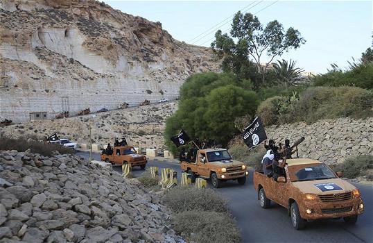 Isis, fuga da Derna: era la capitale libica dello Stato Islamico