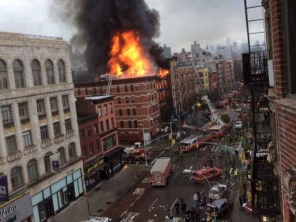 New York: quattro palazzi in fiamme. 19 i feriti