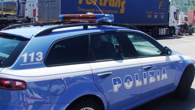 Milano: ucciso a coltellate in casa, arrestati due vicini