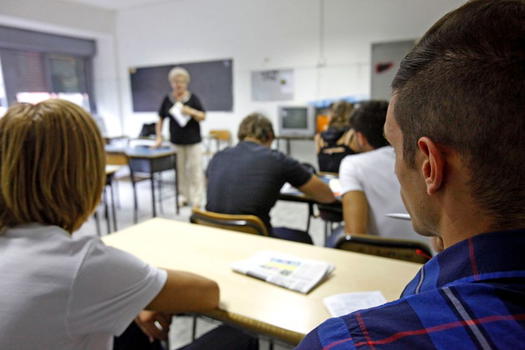 Bando del 2014 da rifare: escludeva gli stranieri dall’insegnamento