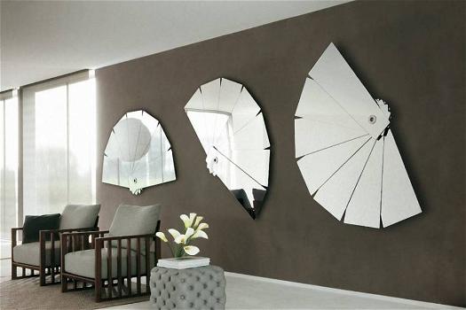 Design per gli specchi da parete, numerose le proposte in commercio