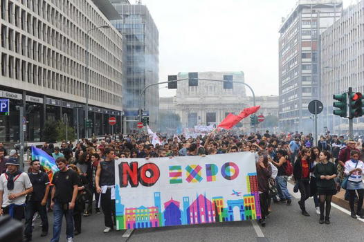 Vigilia Expo 2015: disordini nel corteo degli studenti a Milano