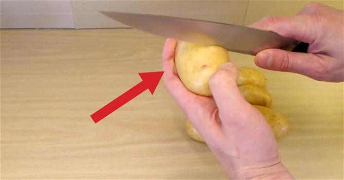 Ecco un trucco per pelare le patate in pochissimi secondi