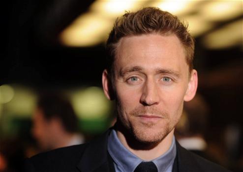 Tom Hiddleston frequenta la collega Elizabeth Olsen