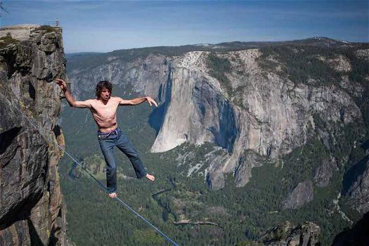 Muore Dean Potter: il campione di base jumping si schianta in California con l’amico