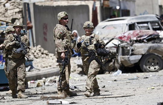 Kabul, attentato all’aeroporto: morto militare UE