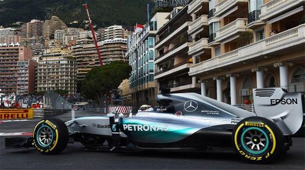 Formula 1, Gp Montecarlo: Hamilton domina prime 2 libere, bene Vettel