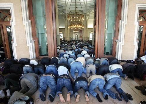 Bergamo: moschea abusiva in affitto da candidato di Fratelli d’Italia