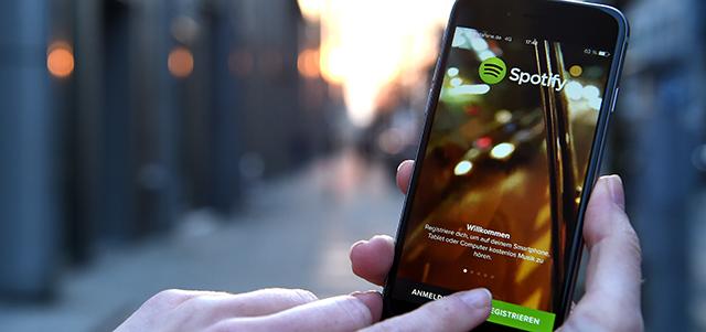 Guerra fra Apple e Spotify: si contendono lo streaming musicale
