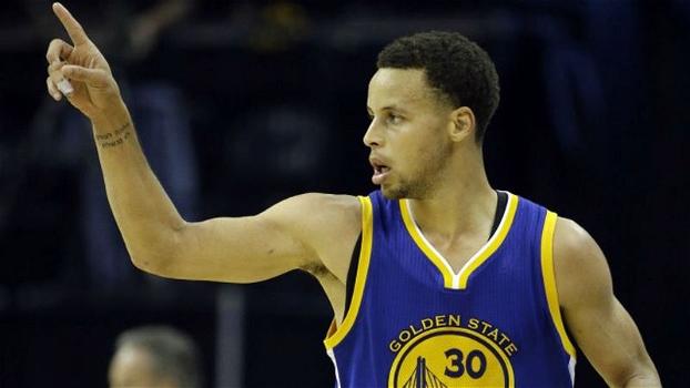 Playoff Nba: super Curry trascina i Warriors, colpaccio Atlanta a Washington