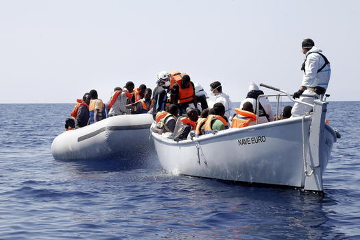 Australia: bufera Onu, “Pagano scafisti per dirottare verso l’Indonesia”