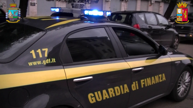 Roma: arrestati 19 spacciatori internazionali di cocaina