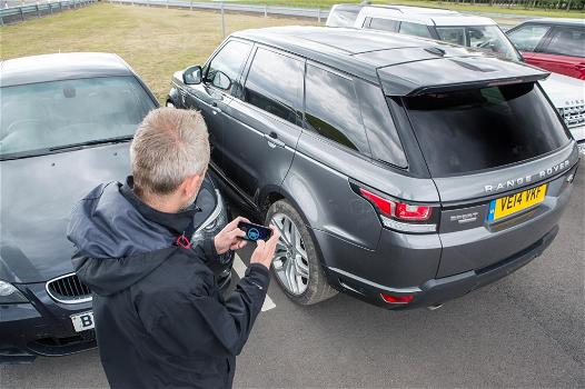 Range Rover Sport: il SUV che si guida con lo smartphone