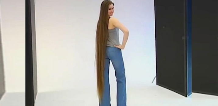 Ragazza taglia i capelli dopo 16 anni. Ecco la sua trasformazione