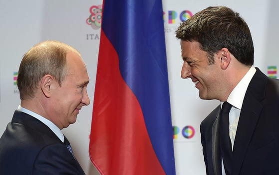 Berlusconi soccorre Putin, ma Renzi: “Niente sconti”