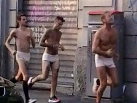 Fedez e Rocco Siffredi fanno jogging in mutande a Milano. Si tratta di “Non c’è due senza trash”