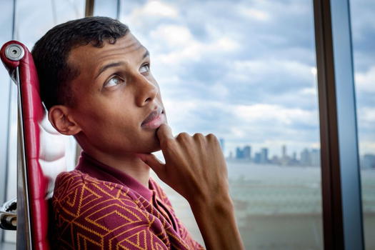 Stromae sta male e annulla tutti i concerti. Salta il concerto di Kigali