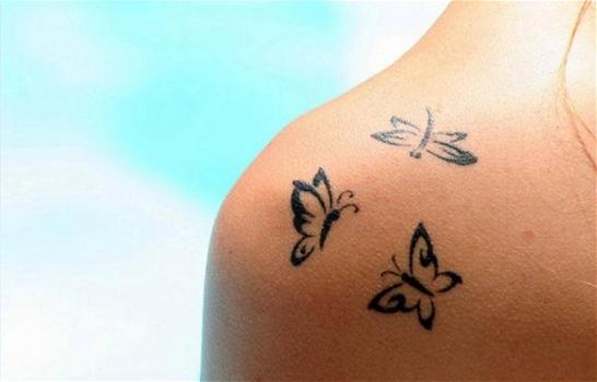 Tatuaggi e piercing aumentano rischio epatite e AIDS