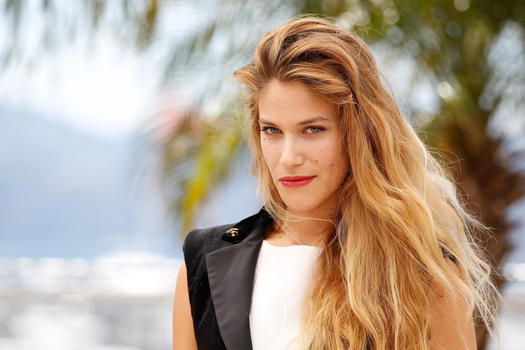 Tea Falco: “La dizione nel cinema non è necessaria”. E’ polemica sul web