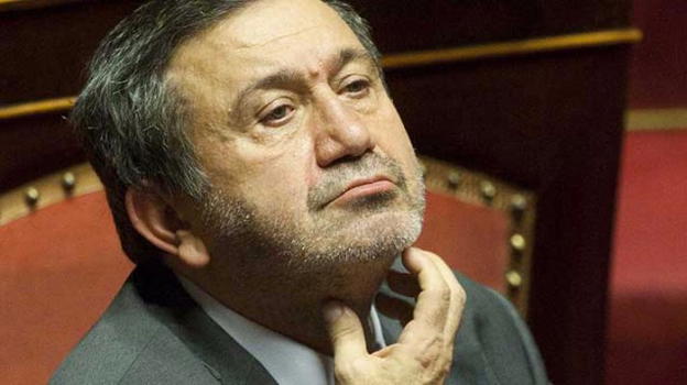 Il Senato salva Azzollini in segreto: italiani indignati sui social