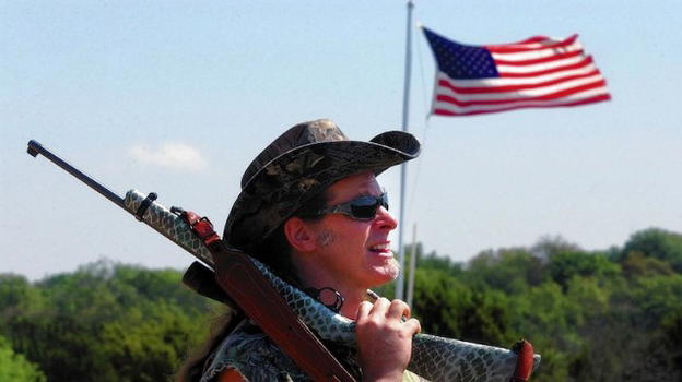 Ted Nugent: "Giusto ammazzare il leone Cecil. Contrari? Gente stupida"