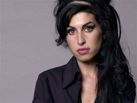 Amy Winehouse: il padre annuncia un nuovo film per raccontare la verità sulla sua morte