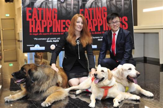 “Mangiare la felicità”: il film sui cani mangiati in Cina