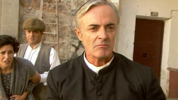 Il Segreto: anticipazioni puntata dell’11 luglio 2015. Don Celso viene arrestato