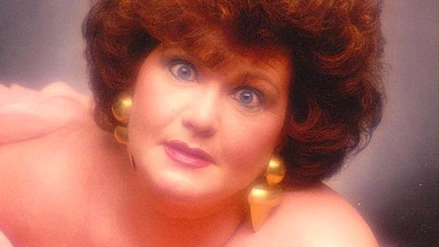 Google: scrivi il tuo nome ed aggiungi le parole “Glamour shots”. Ecco cosa succede