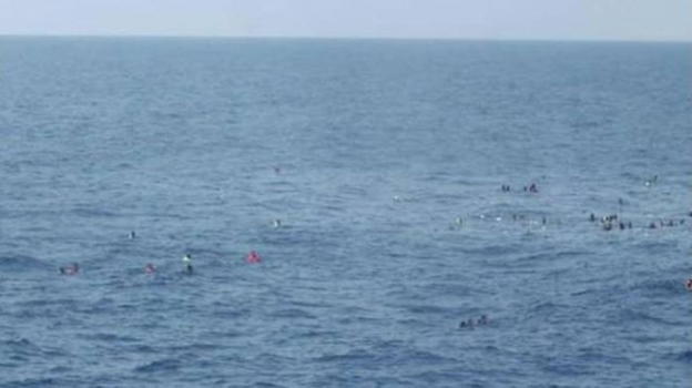 Sicilia, migranti trattati con violenza e marchiati con coltelli