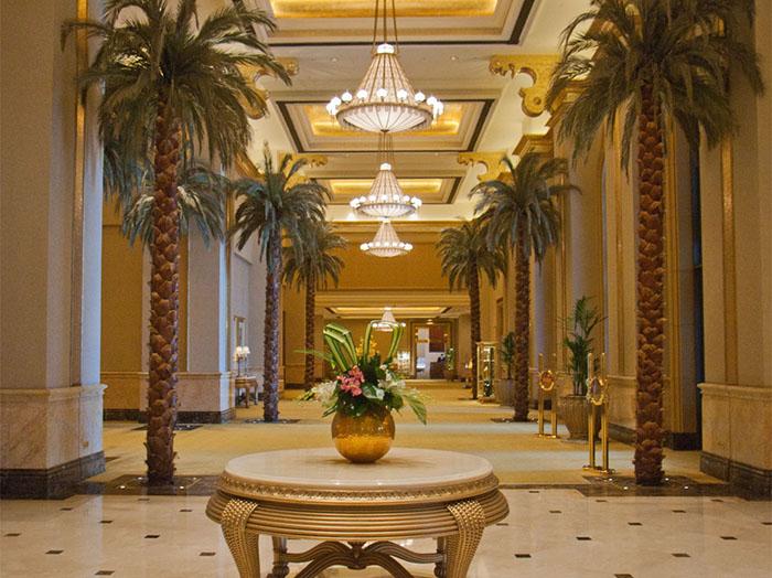 abu-dhabi-2011-n-palm-trees-in-one-of-the-emirates-palace-halls